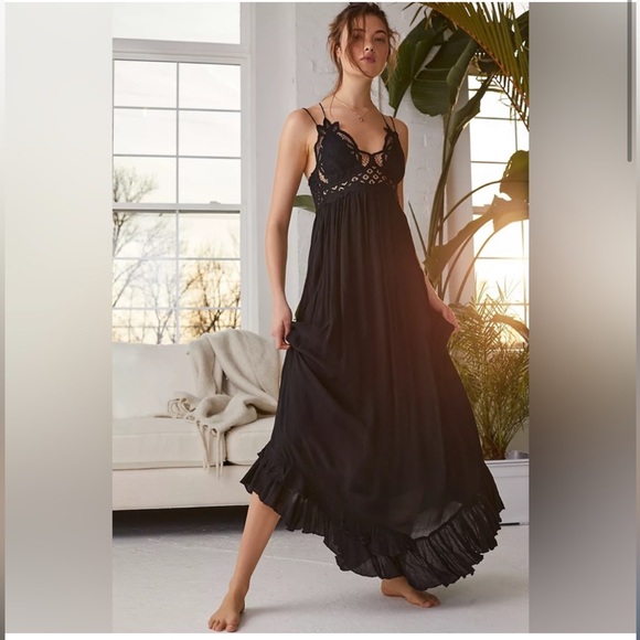 Free People One Adella Maxi Slip - Picture 1 of 3